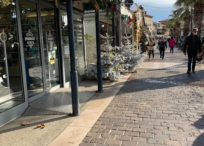 Avec Coin Nuit Sainte-Maxime